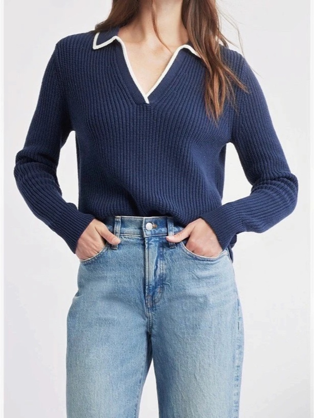 Caslon Navy Contrast Trim V-Neck Sweater Size Medium